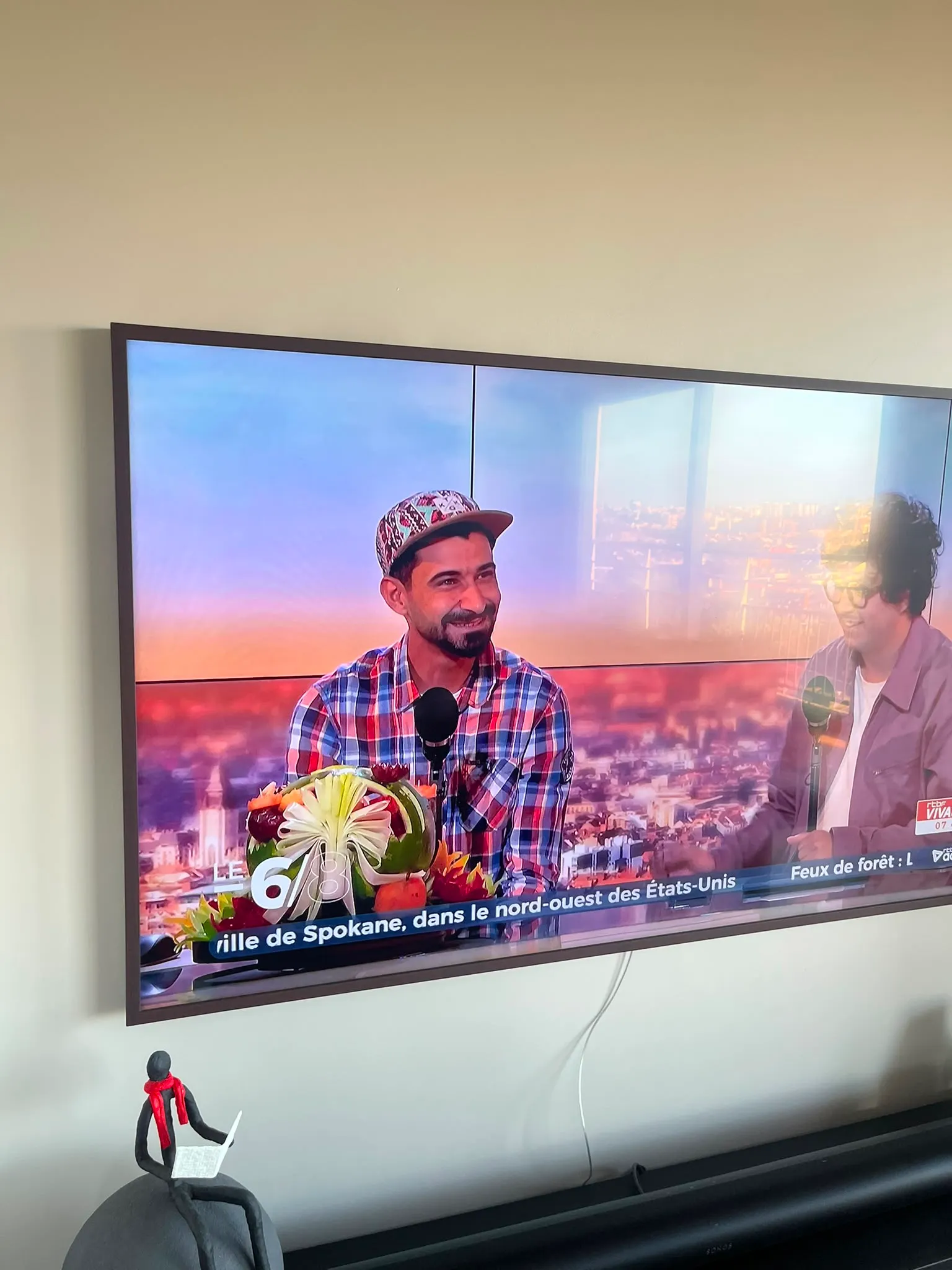 MIMS Primeur lors de son passage à la télévision